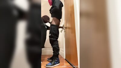 Lbadderz – an anonymous hallway oral